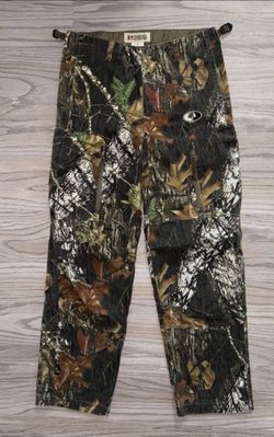 $12 RUSSELL OUTDOORS CAMO HUNTING CARGO SIZE MEDIUM