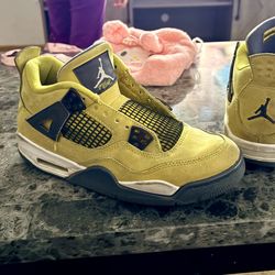 Jordan 4 retro lightning 7y