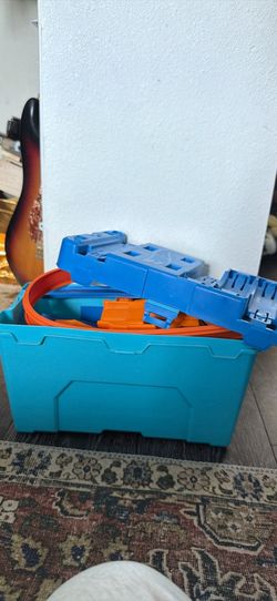 Hot wheels connector tracks