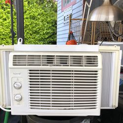 Air Conditioner ( Window Unit ✨❄️)