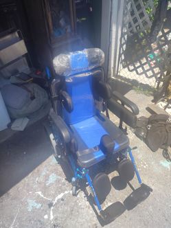 Wheelchair (Blue)