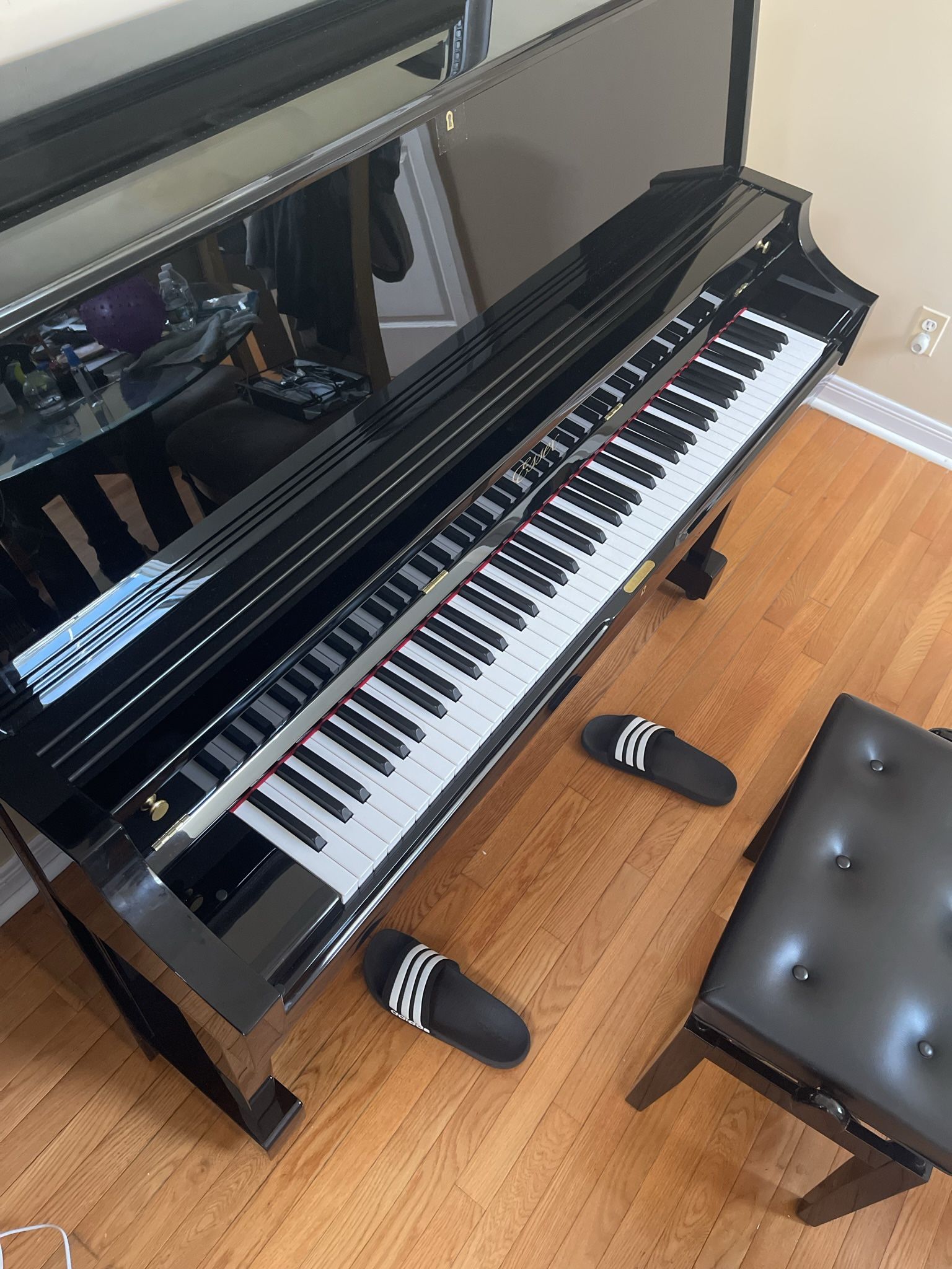 Essex Piano Designed By Steinway (EUP-123S)