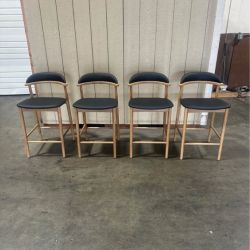 Sundays “Count On Me” Counter Stools