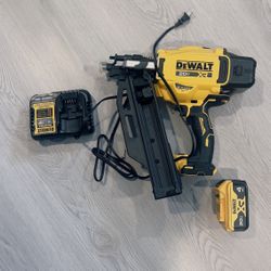 Dewalt Framing Nail Gun Brand new Never Used  20v