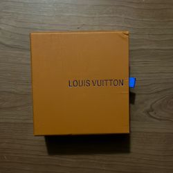 BRAND NEW Loui Vuitton Belt, Comes With Receipt & Package, FITS SIZE 34 AND BELOW Waist men’s 