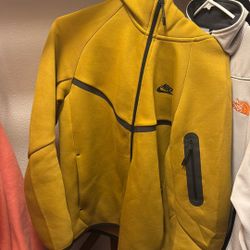 brand new nike tech outfit 