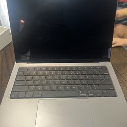 MacBook Pro Model A2918