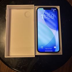 Apple - iPhone 16e 128GB - Apple Intelligence