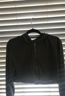 Forever 21 green crop top sweater