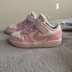 Girl’s Nike Shoe Size9c