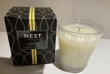 BRAND NEW  in BOX, NEST New York Grapefruit Classic Candle - $29