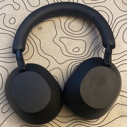 sony XM5 noise cancelling headphones