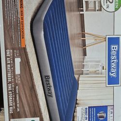 Queen Size Air mattress With Built In Pump