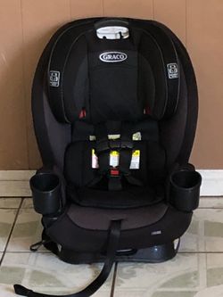 LIKE NEW GRACO SLIM FIT CONVERTIBLE CAR SEAT!!!!
