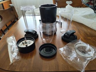 Blender set. Only taken out of box for pics. Never used