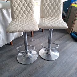 New French Cream Champagne Bar Stools