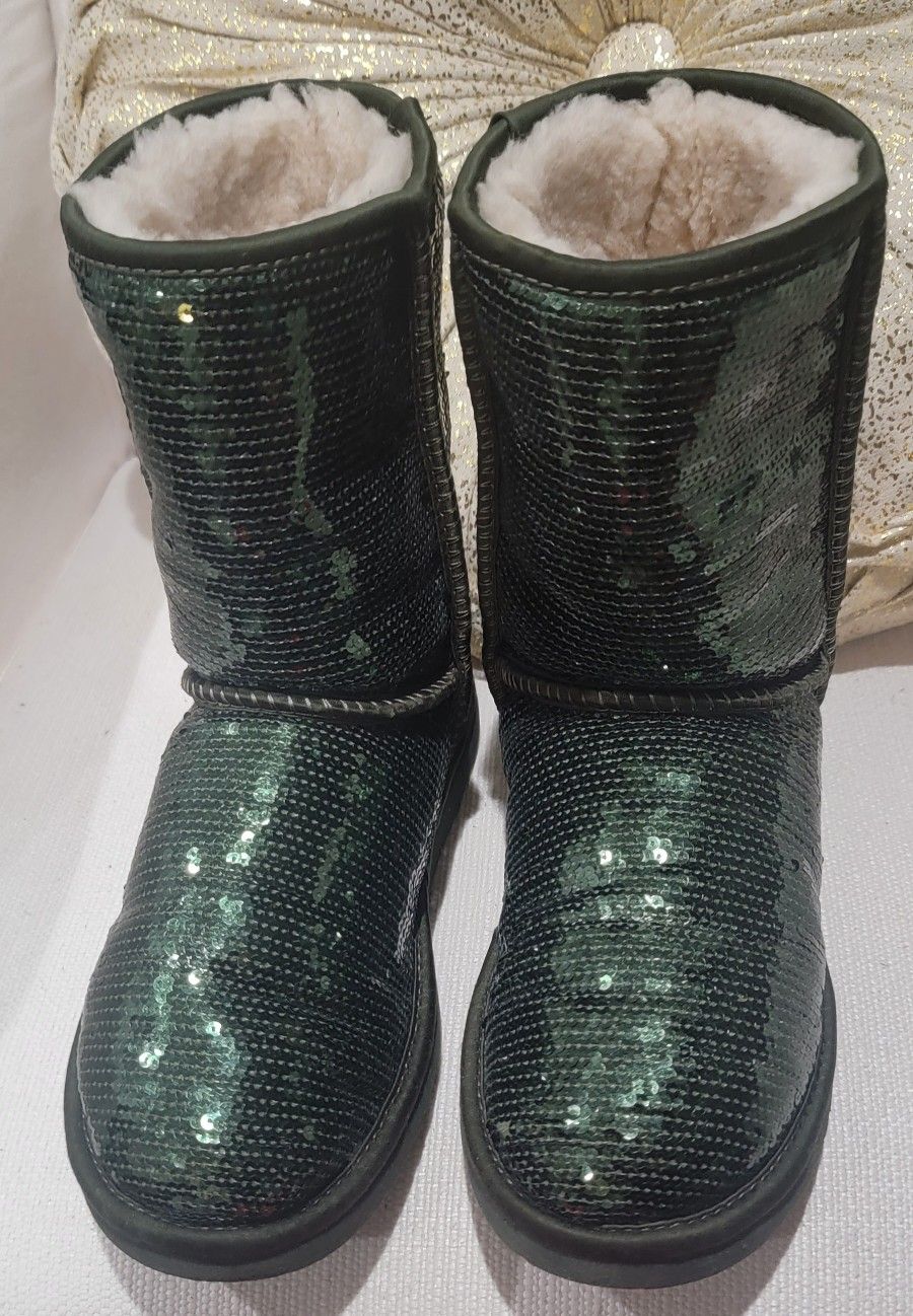 UGg Classic Sequin Hunter Green F19014F  SIZE 7 WOMENS 