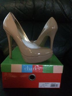 Sz 6 Pumps for sale!!