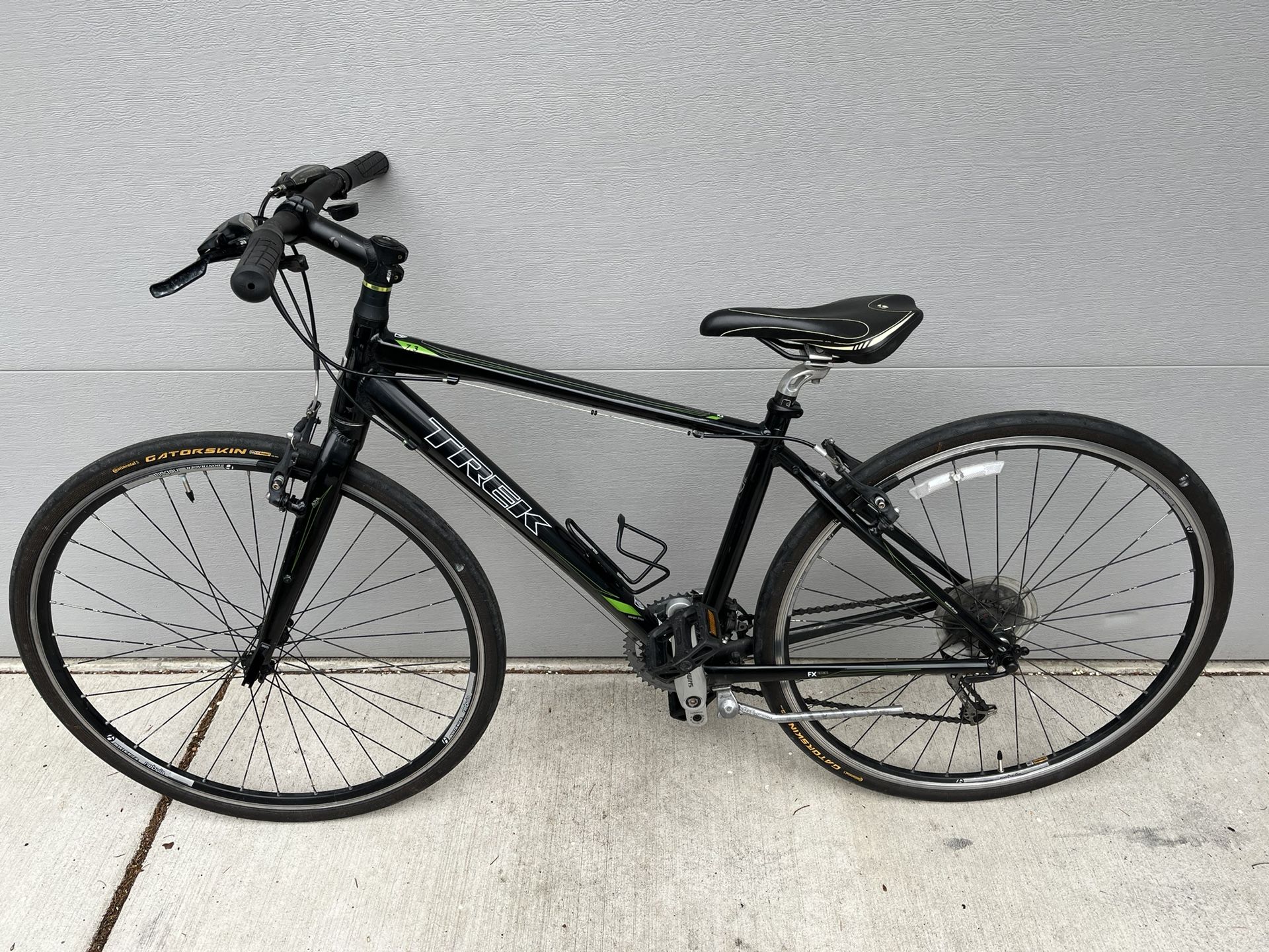 Medium 17.5” Trek 7.3 FX Hybrid Bike