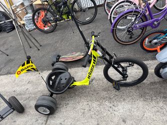 Razor DXT Drift Trike, Yellow, One Size Freestyle suitable with toe pegs; maximum stability | iconic kids' wheelie