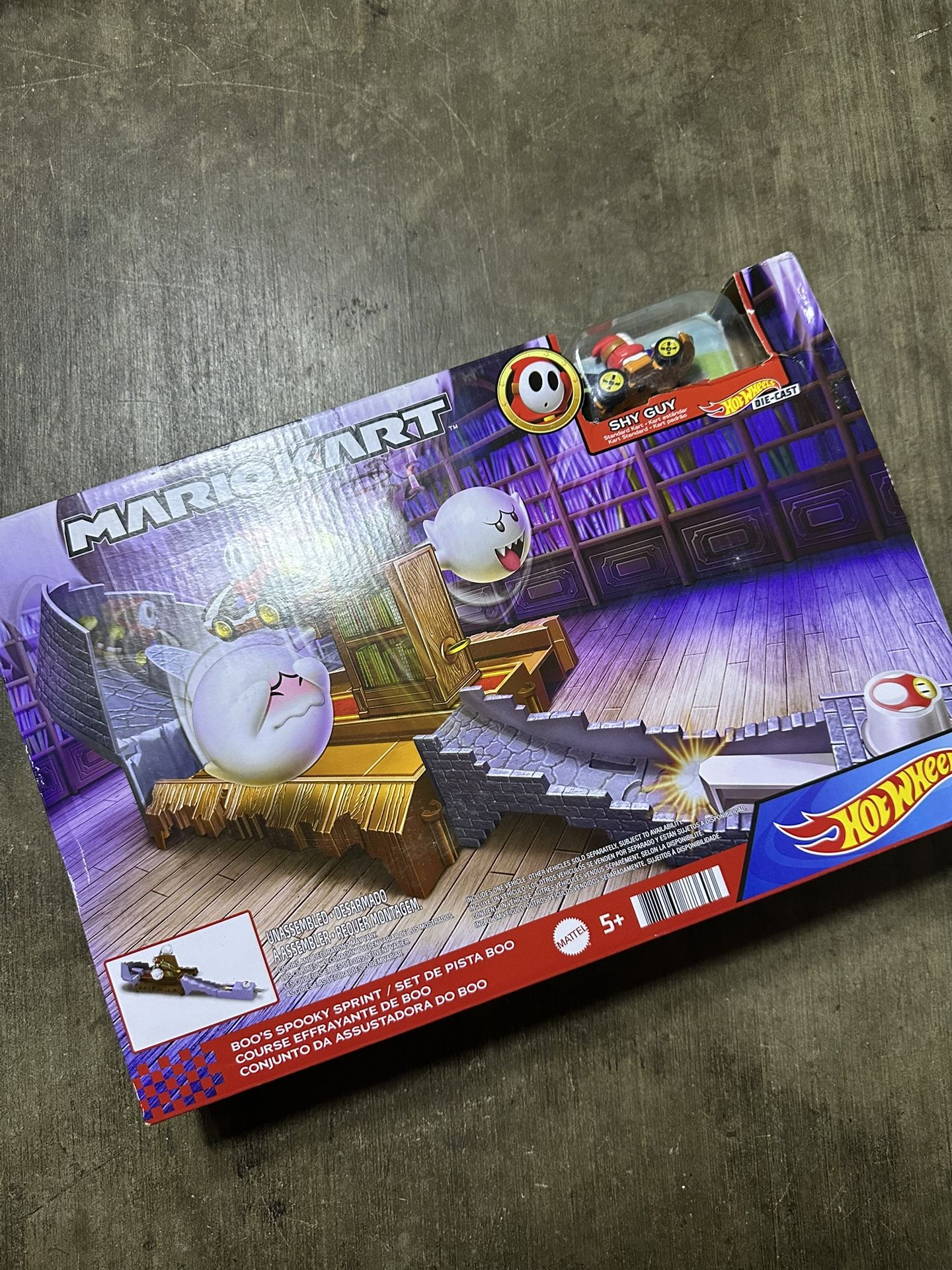 Mattel Hot Wheels Mario Kart Boo's Spooky Sprint Track Set