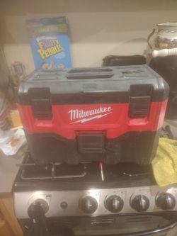 Milwaukee M18 cordless 2 gallon Wet Dry vacuum