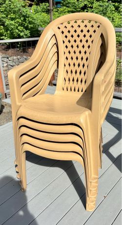 Stackable beige lawn chairs