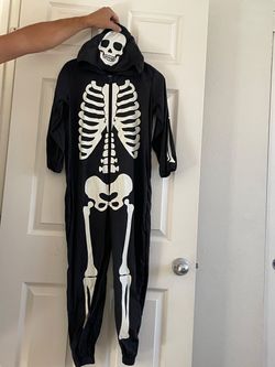 ZARA Kids Skeleton Halloween Costume – Size 8–10 Years  ZARA kids skeleton Halloween costume in excellent condition.