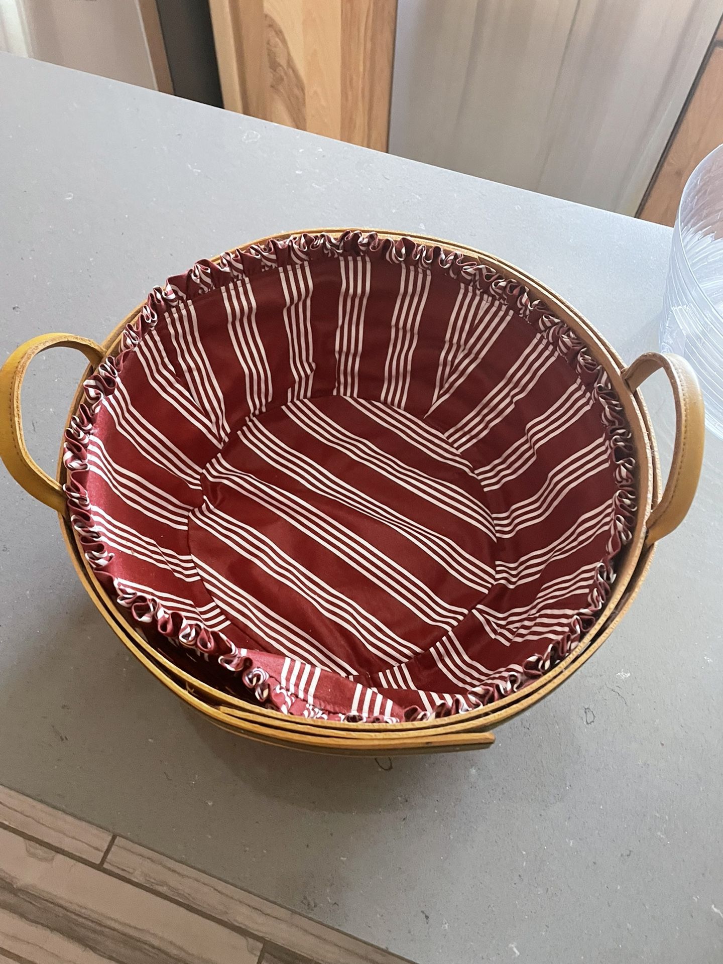 1999 Longaberger Holiday hostess pinecone basket