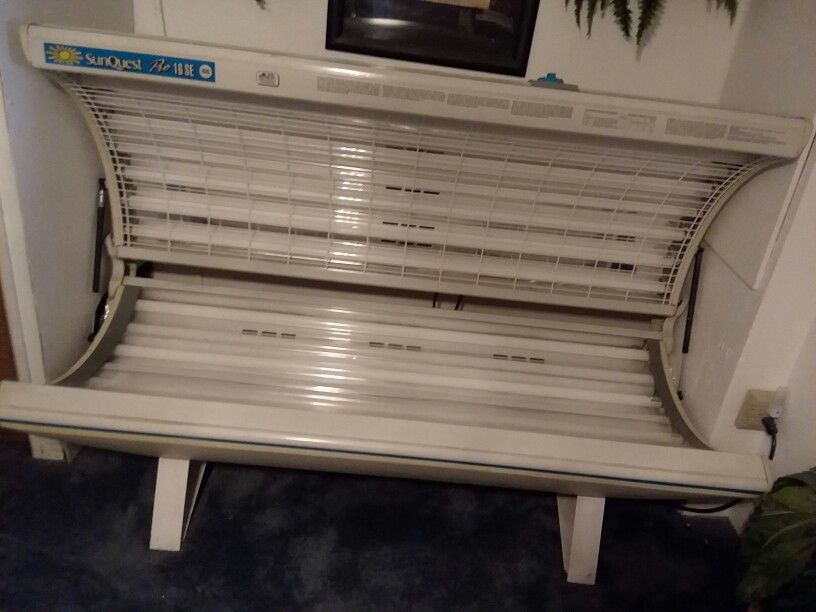 Tanning bed Sunquest Pro 16se uses regular 110-volt Outlet