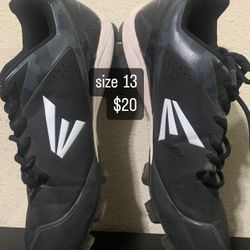 baseball shoes size 13