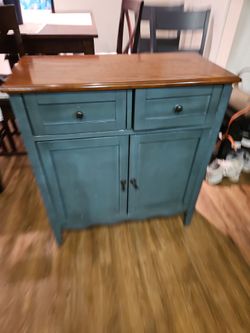 Wine cabinet