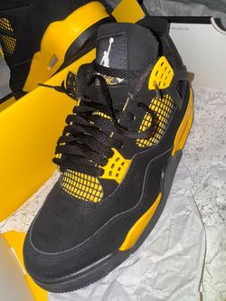 Jordan 4 black thunder