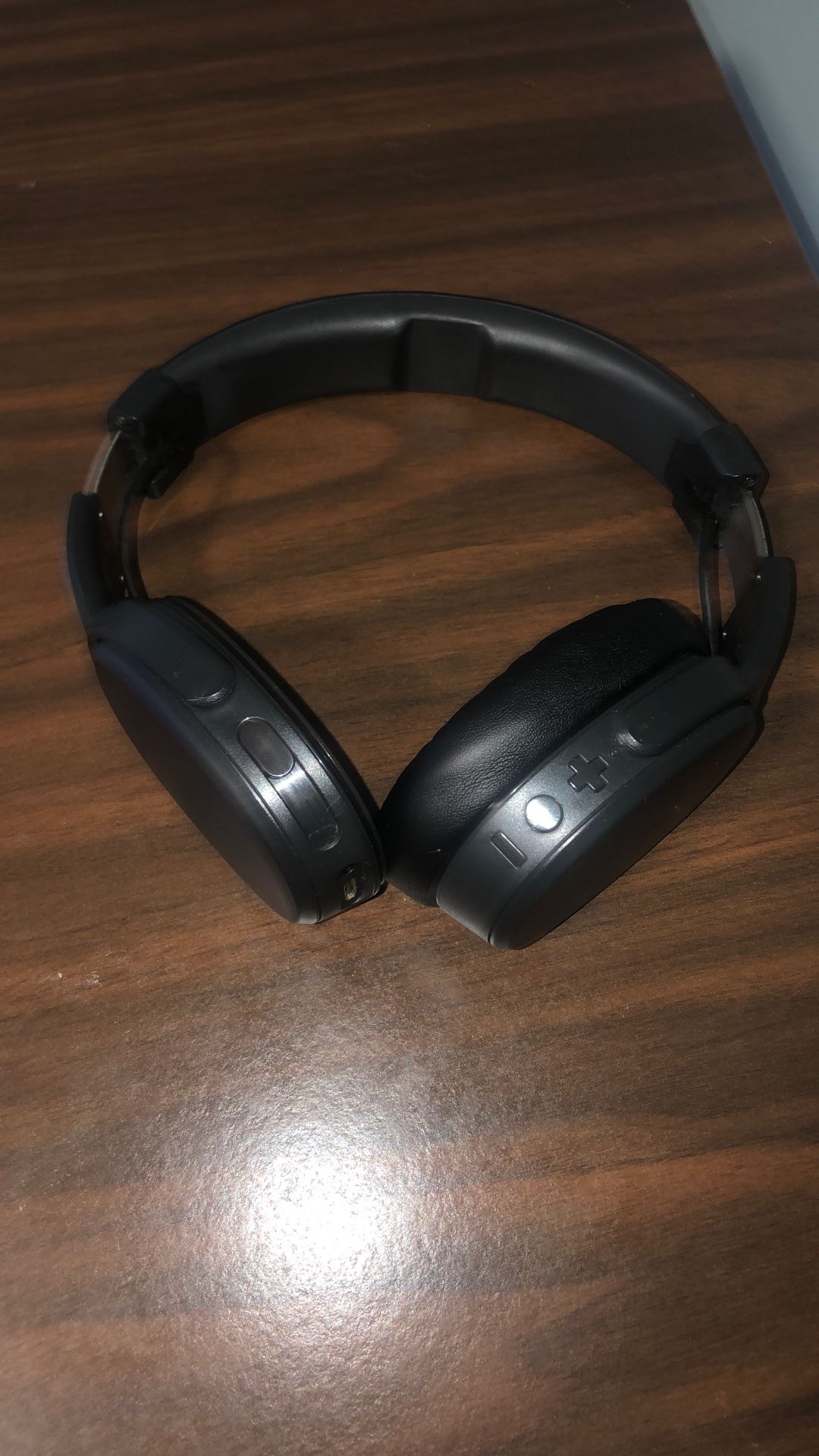 Headphones Are Worth 180 I Just Want 50 Because There Missing A Ear Cushion