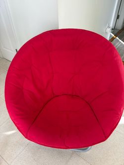 Red dish chair