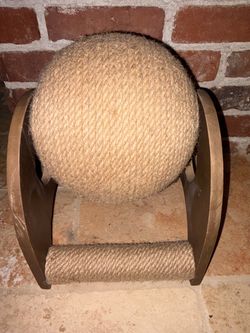 New-Cat Scratching Post/toy  with Sisal Ball