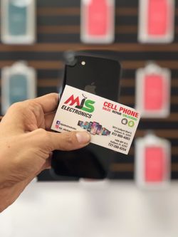 IPHONE 7 32GB UNLOCKED