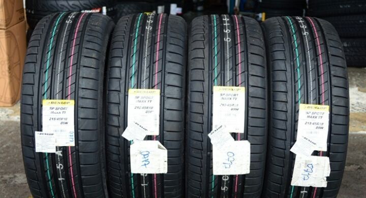Dunlop sport maxx 215-45-18