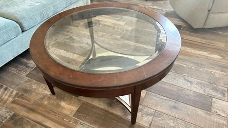 Coffee table and end table set