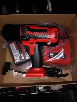 Impacto snap on electric 2 batt cargador y mochila nuevo
