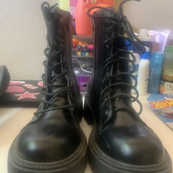 Black Womens Boots 8.5