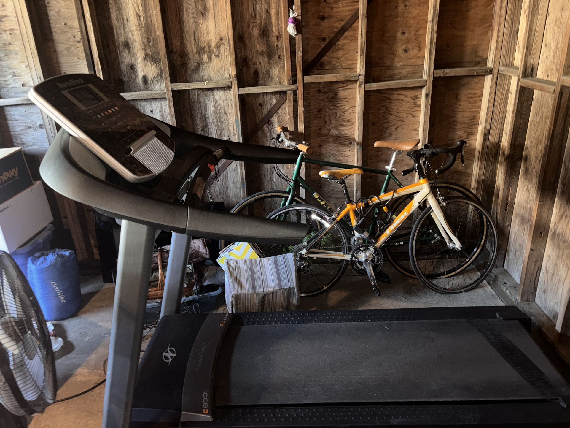 Treadmill - NordicTrack c900i