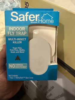 SaferHome SH502 Indoor Plug-In Fly Trap – Brand New
