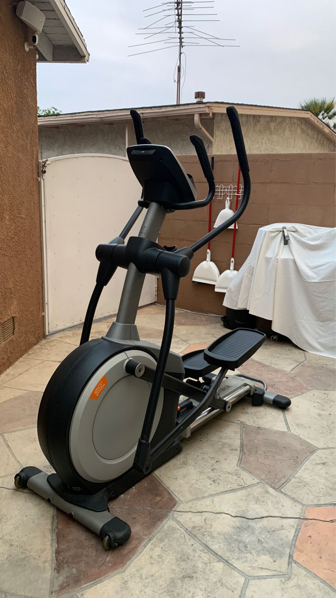 NordicTrack E5.7 Elliptical with Adjustable Stride and Incline Ramp