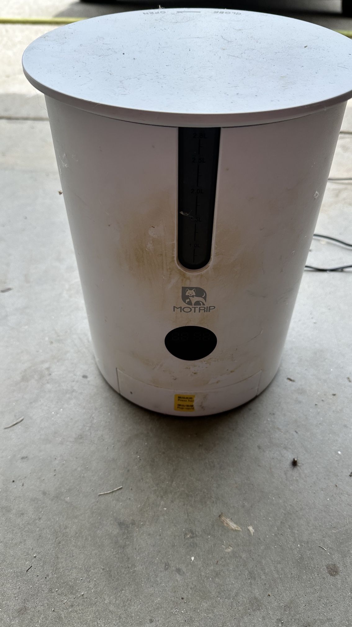 Automatic Pet Feeder , Dog and Cat 