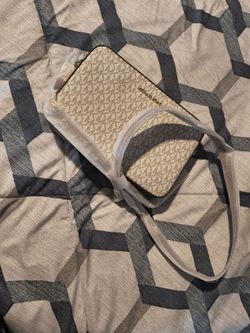 Michael kors crossbody
