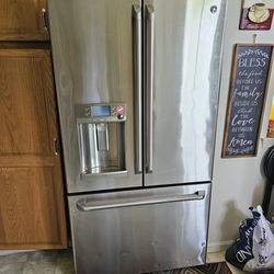 Fixer Up Fridge Ge Brand It Only Leaks A Little We Remodeling The Kitchen Needs To Go 