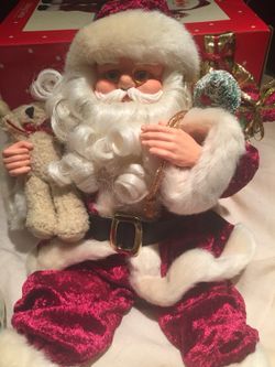Santa on the shelve .