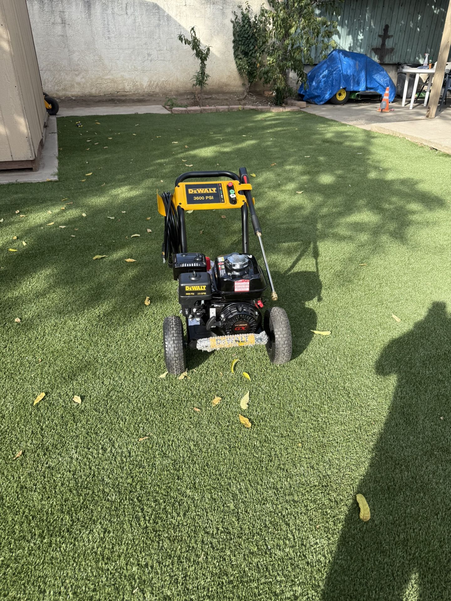 Dewalt by Honda pressure washer costumer return to Home Depot as is like new $450 firm