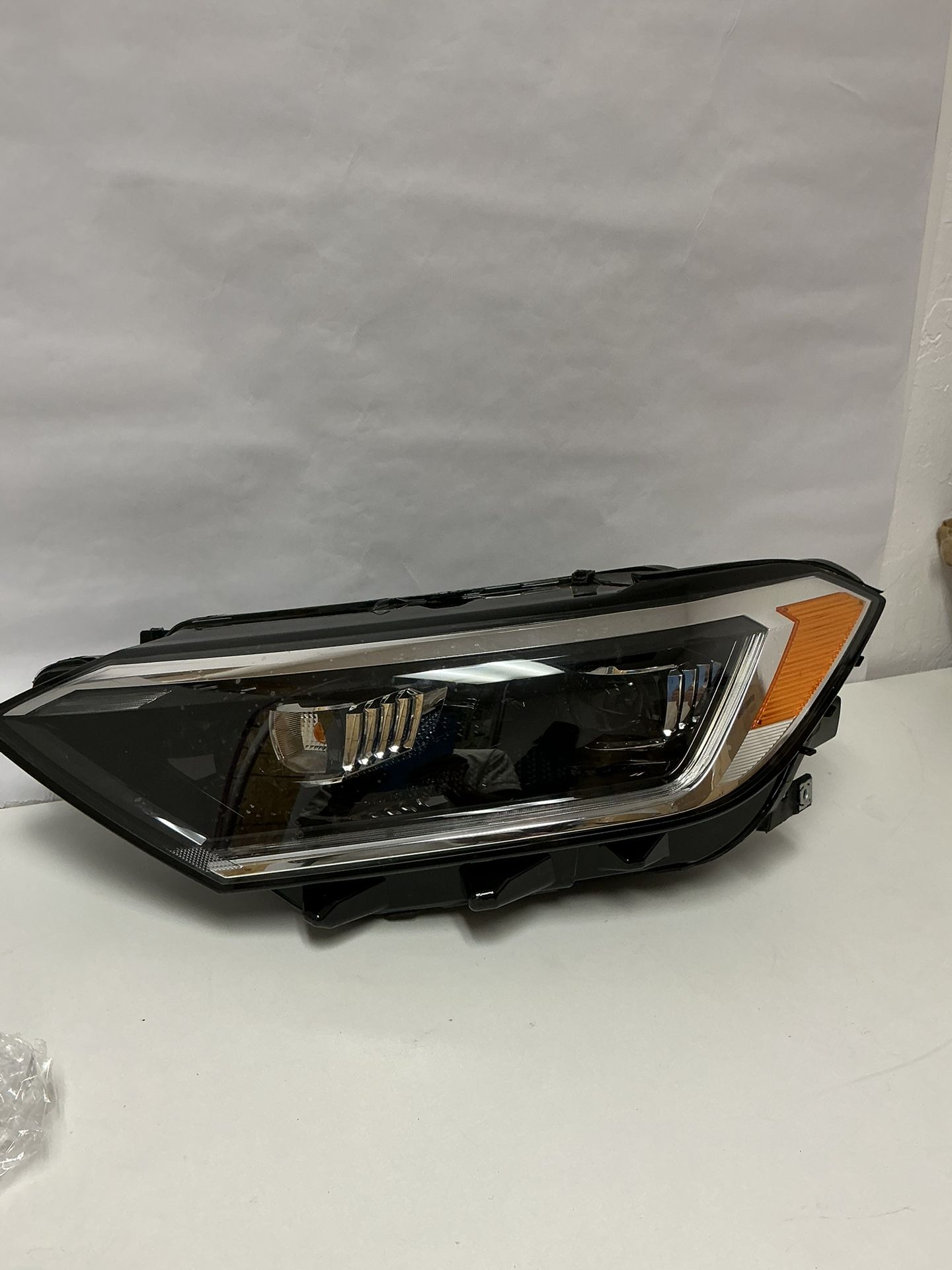 2019-2022 Volkswagen Jetta Headlight Projector LED OEM Passenger Side RH